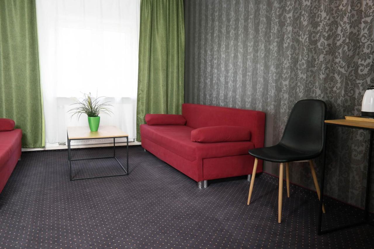 Hotel George Nadarzyn Eksteriør bilde